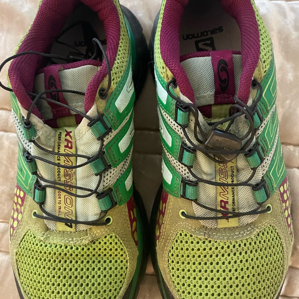 Women's Salomon XR Mission trail shoes, treads are not worn at all, great color